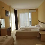 Hotel Blue Sea &